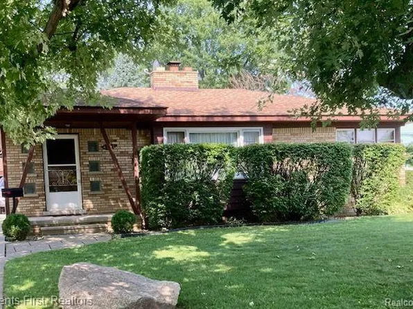 6897 Nightingale St, Dearborn Heights, MI 48127