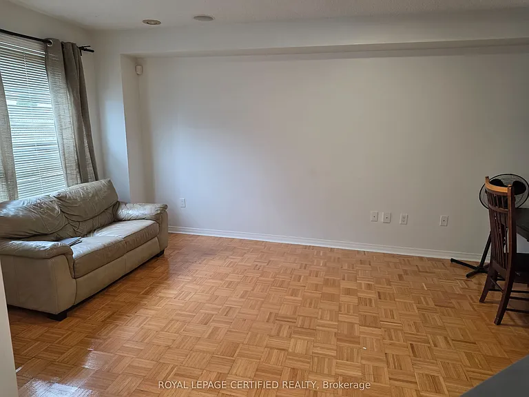 134 Kayla Cres — Photo 5