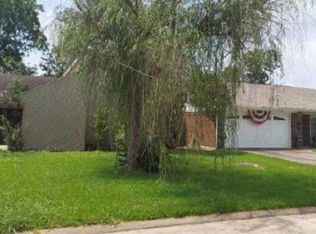 8835 Casey Dr, Beaumont, TX 77707