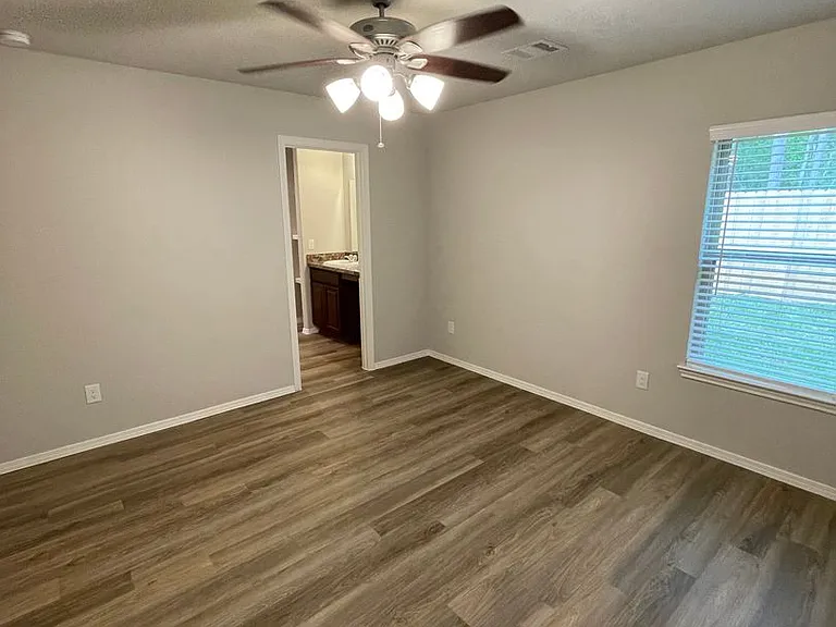 727 Long Cedar Dr — Photo 10