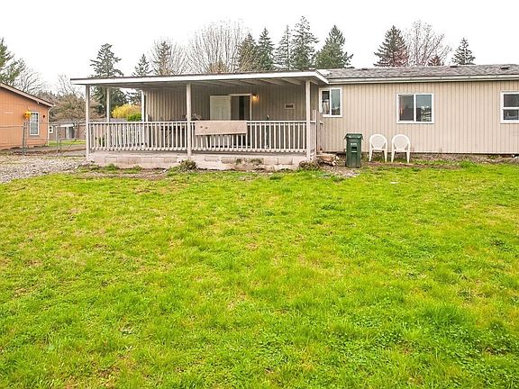 3rd image of 834 Nottingham Drive SE