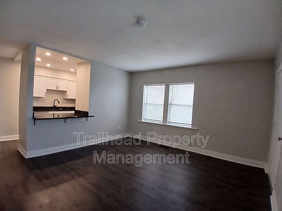 2nd image of 2727 Campbell St #2SE