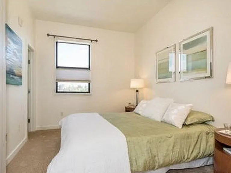 4645 Broadway St #B3 — Photo 9