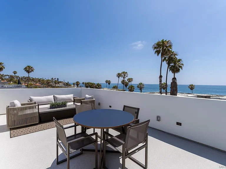 246 Playa Del Norte St — Photo 23
