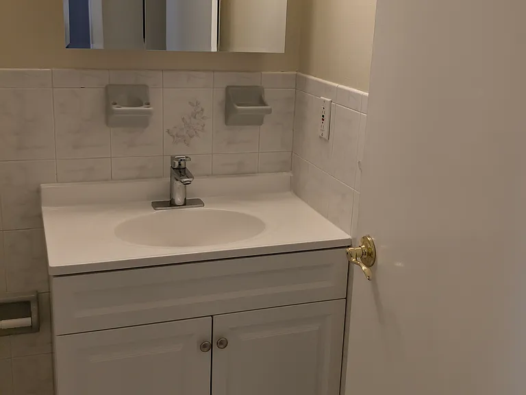 213 Palmer St #1 — Photo 6