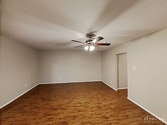 3rd image of 10735 Deauville Dr