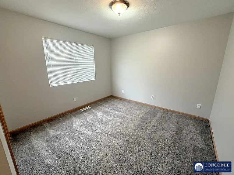 1911 W Lake St — Photo 14