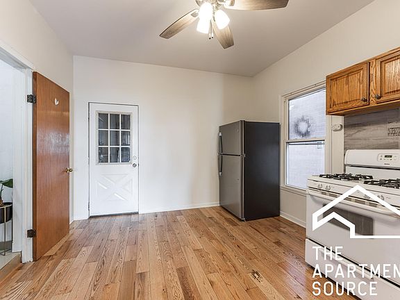 4th image of 2434 W Cortland St #2F
