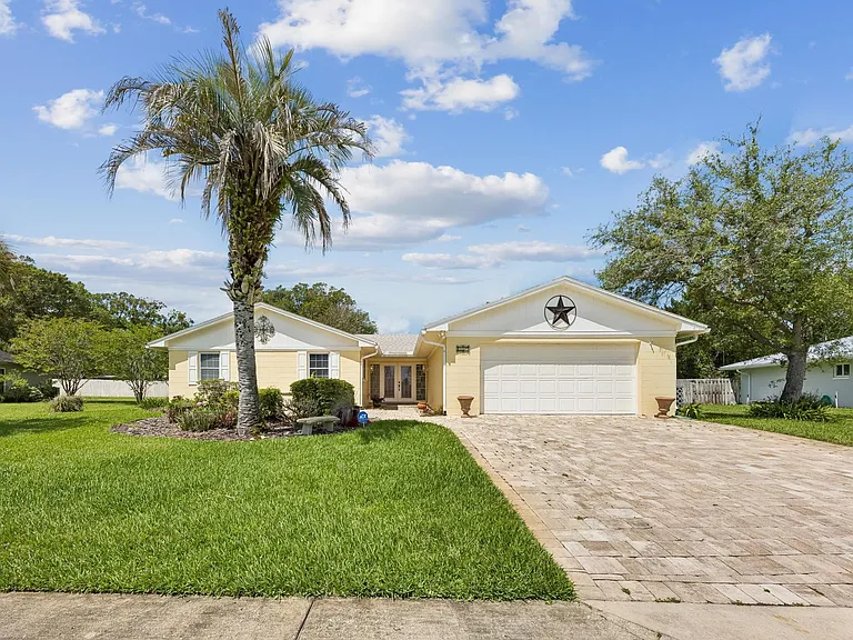 995 Alcala Dr — Photo 2