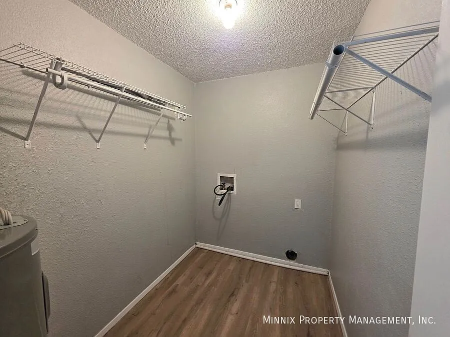 2 bedroom | 3007 W. Louisiana Ave. #11 — Photo 4