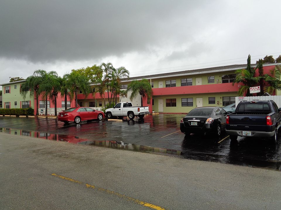 925 NW 30th Ct. Wilton Manors