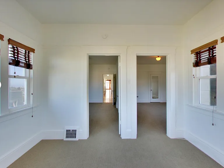 719 14th Ave — Photo 17