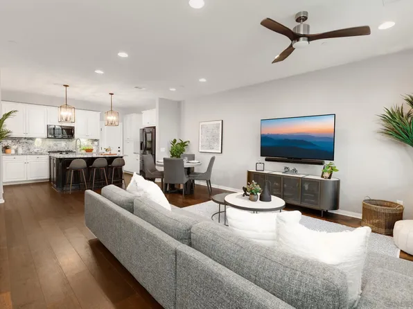 15947 Parkview Loop, San Diego, CA 92127