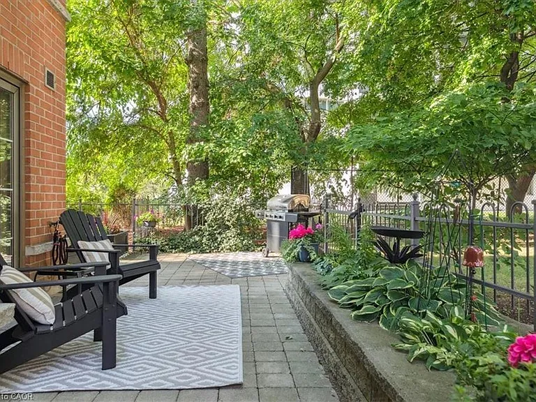 442 Maple Ave #Townhouse 1-1 — Photo 25