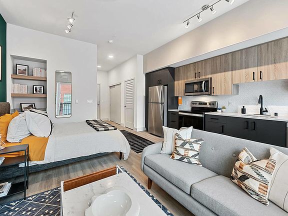 3rd image of 15808 Bear Creek Pkwy #601