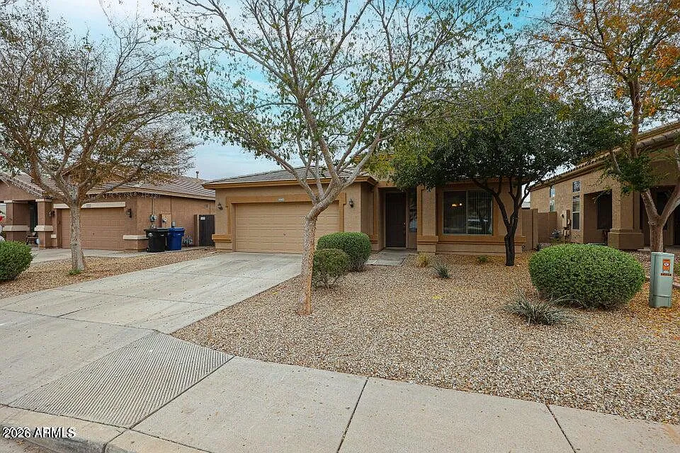 4 bed, 2.0 bath, 2011 sqft, $2,200 — Photo 3
