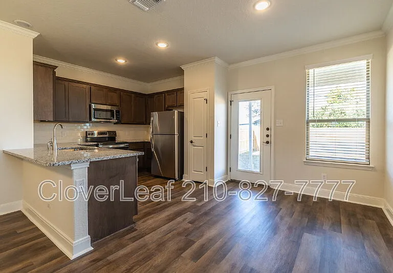 10359 Lynwood Crk #101 — Photo 6