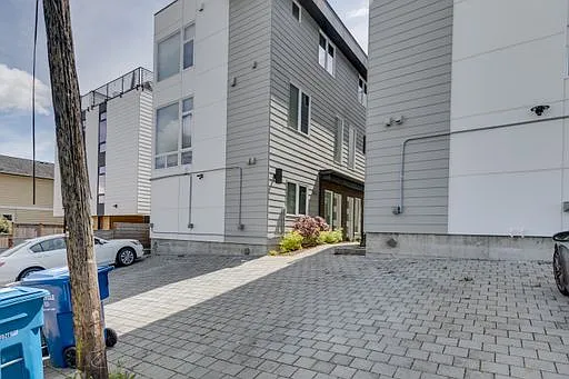 130 W Florentia St — Photo 21