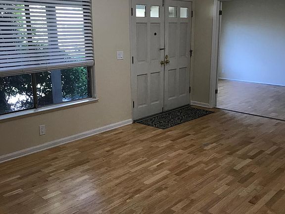 4th image of 1364 Crestwood Dr