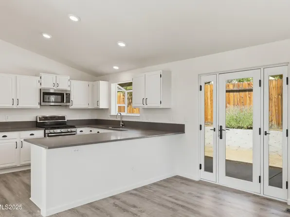 990 Starleaf Ct, Carson City, NV 89705