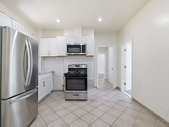 3rd image of 478-480 Summer Ave #2