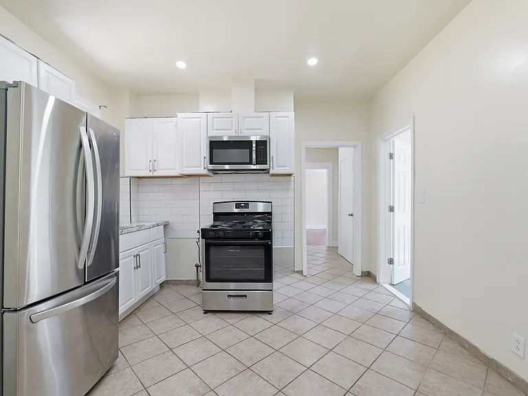 478-480 Summer Ave #2 — Photo 3