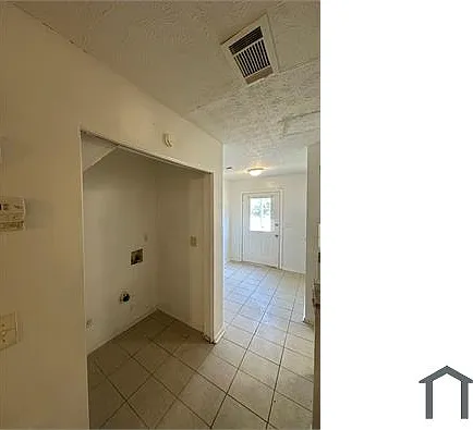 437 Saint Ives Sq — Photo 2