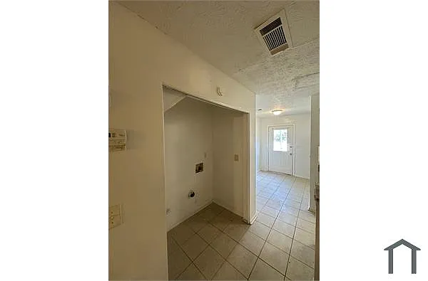 Building Photo - 437 Saint Ives Sq