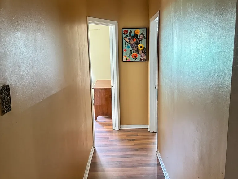 327 Laurier Ave E — Photo 10