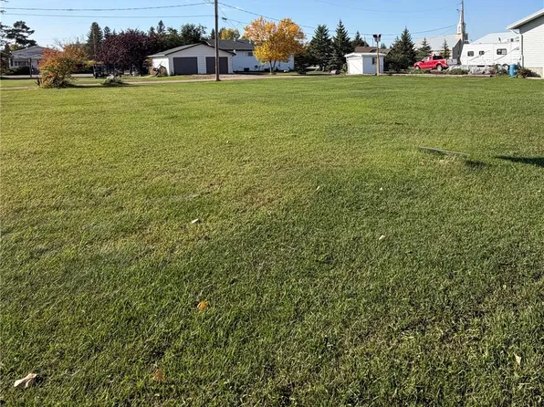 741 & 751 1st Avenue, Zenon Park, SK S0E 1W0
