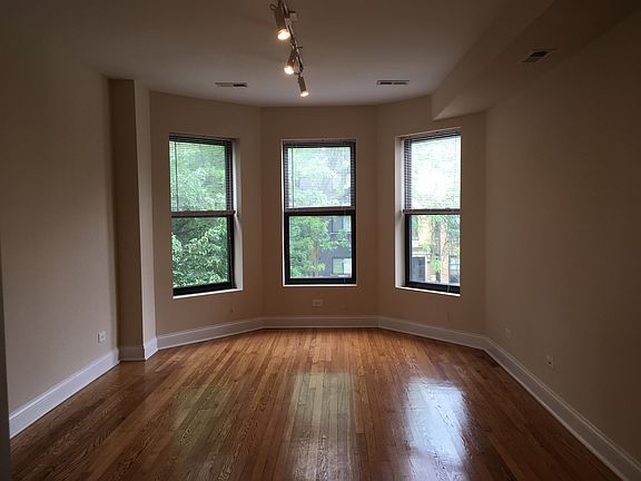 3rd image of 5400-02 N Winthrop Ave APT 3