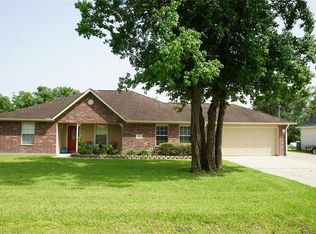 15214 E Chaparral Dr, Mont Belvieu, TX 77523