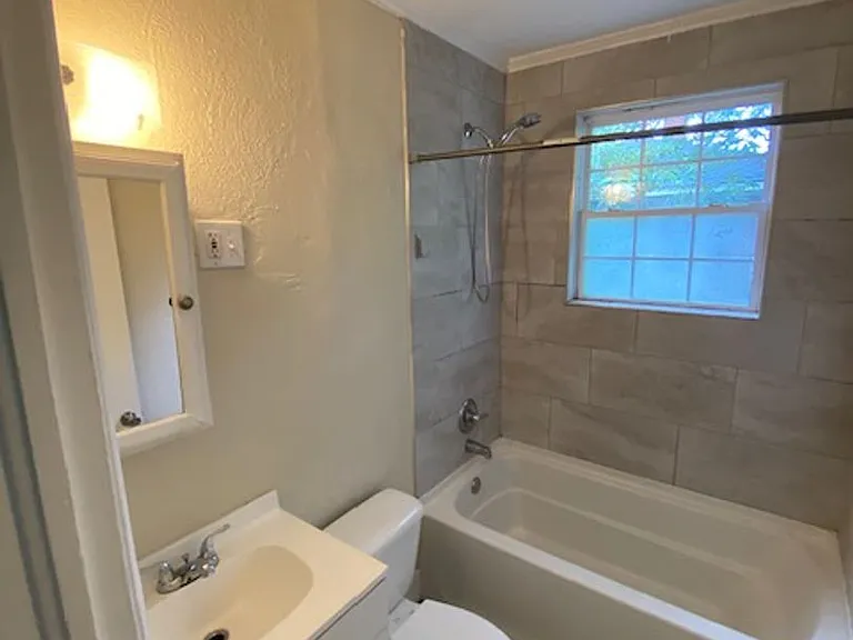 2902 Park St #4 — Photo 7