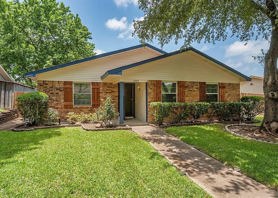1st image of 2909 Branch Oaks Dr