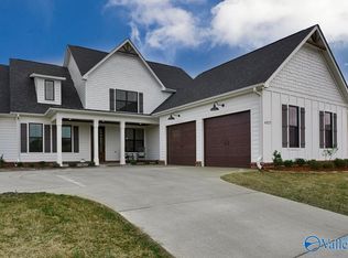 8319 Grayback Blvd, Owens Cross Roads, AL 35763