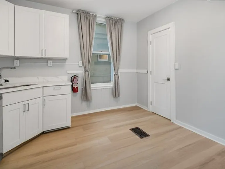 Quarry St. Apartments — Photo 141
