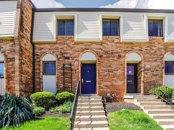 4 Druid Hill Ct, Carmel, IN 46032