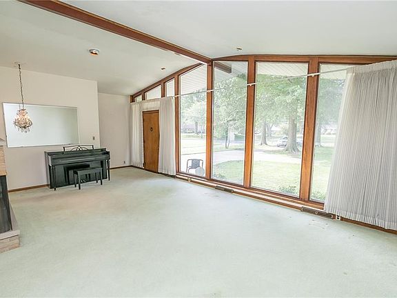 2nd image of 21530 Hilliard Blvd