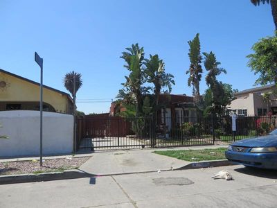 330 E 90th St, Los Angeles, CA, 90003