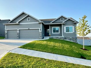 1708 Mayflower Rd, Bellevue, NE 68123