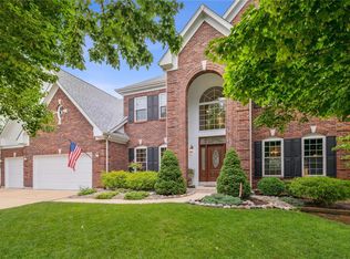 816 Castle Pines Dr, Ballwin, MO 63021