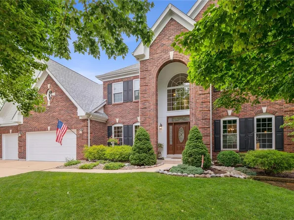 816 Castle Pines Dr, Ballwin, MO 63021