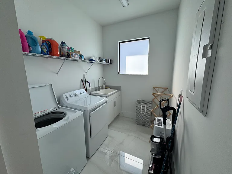 8606 Tower Bridge Ct — Photo 36