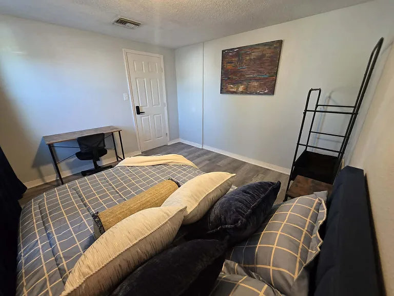 San Carlos Dr — Photo 2