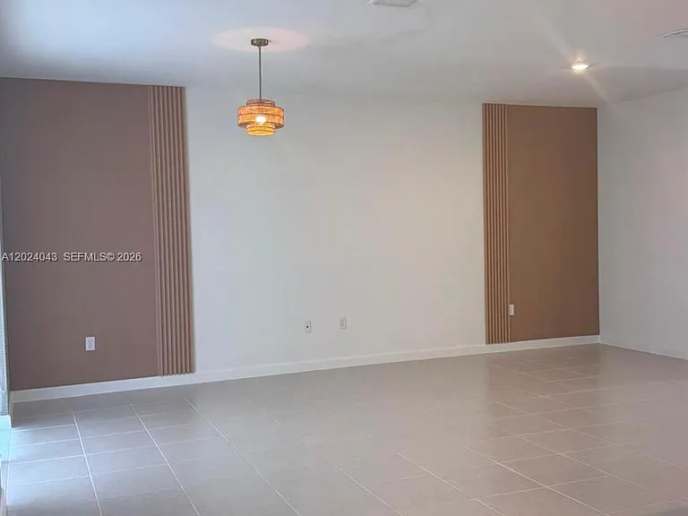 663 SE 13th Street Cir — Photo 8
