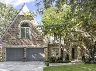 12606 Mohawk Ln, Leawood, KS 66209