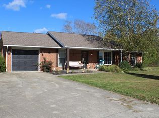 602 E Kristie Ave, Pekin, IN 47165