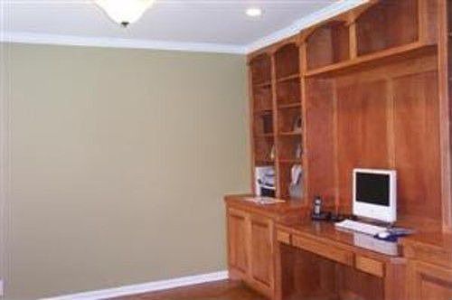 4th image of 7184 Foxview Dr