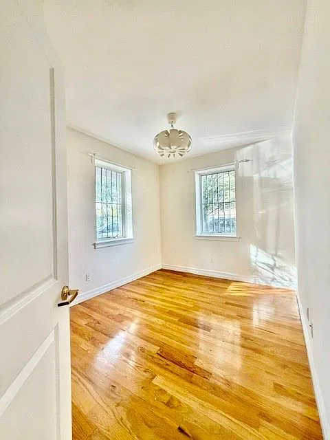 3 bed, 2.0 bath, 1120 sqft, $3,300 — Photo 3