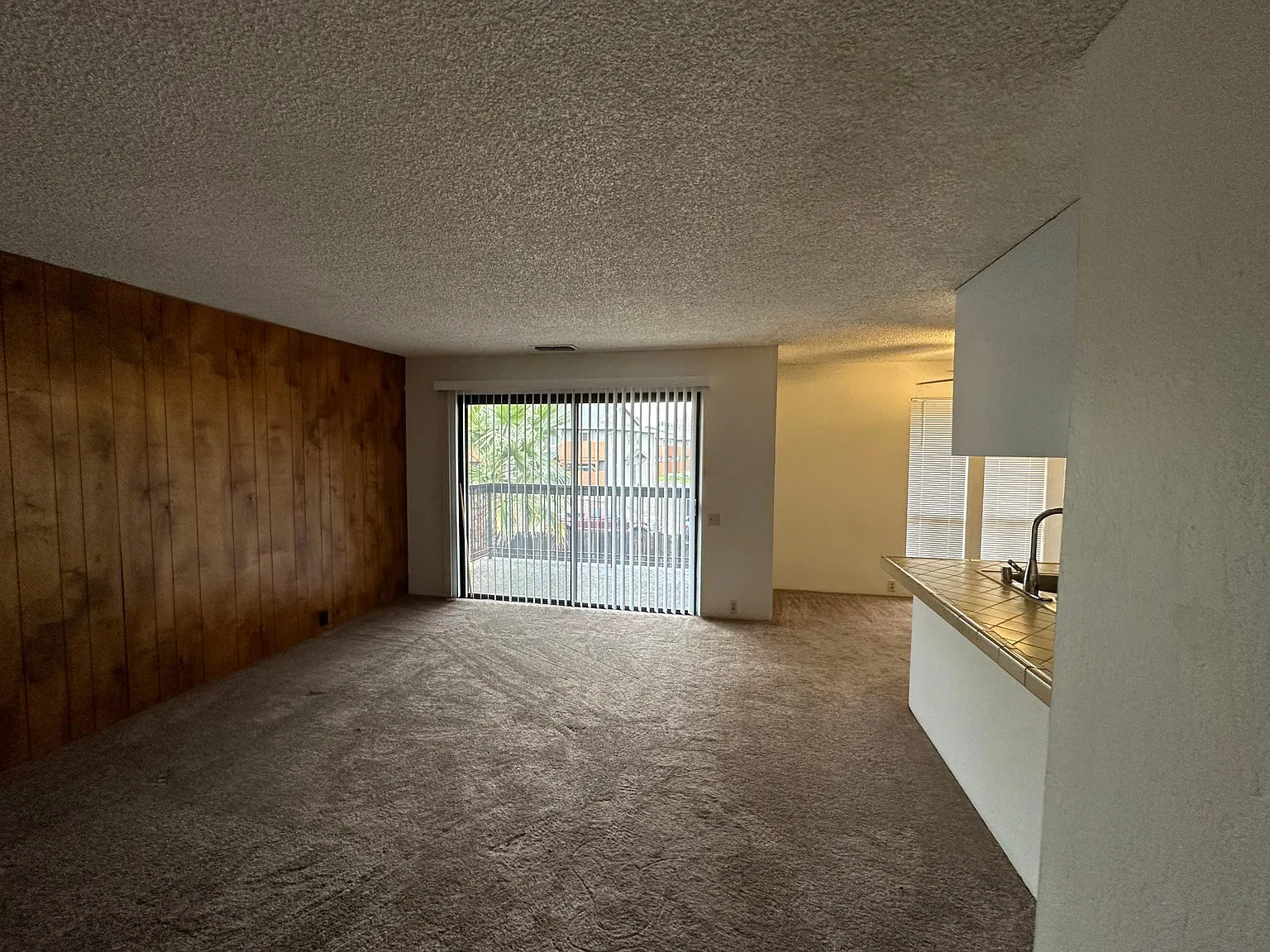 845 Lakeside Dr — Photo 3